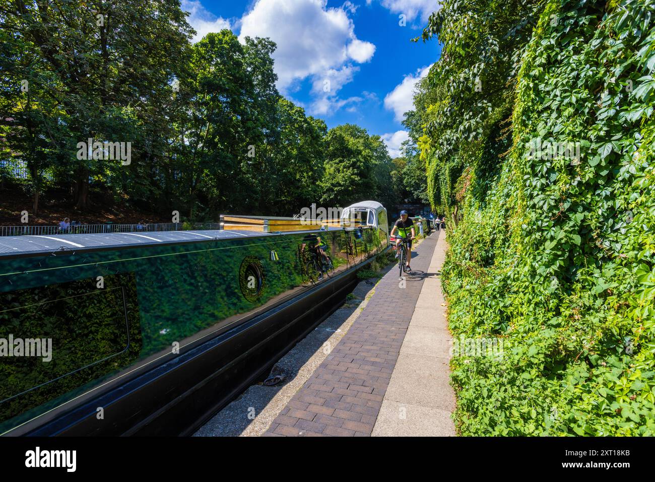 London Regent's Canal City Road Lock Stock Photo - Alamy