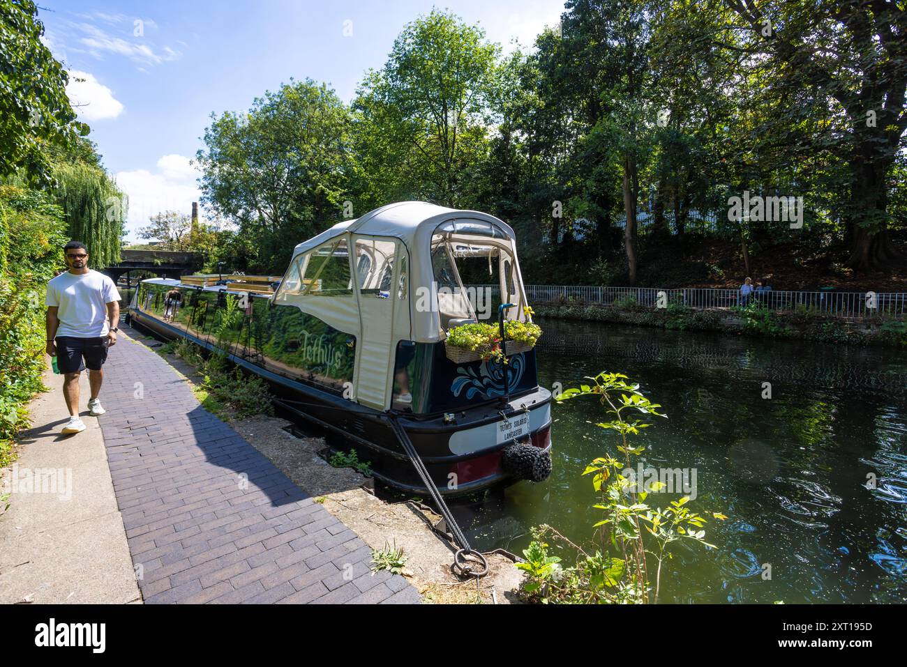 London Regent's Canal City Road Lock Stock Photo - Alamy