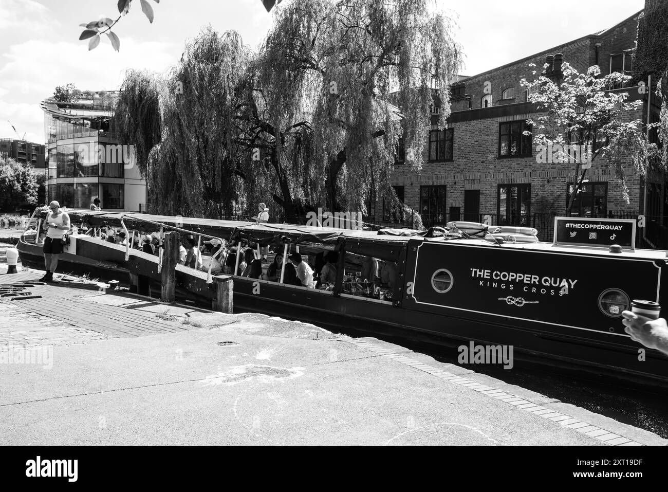 London Regent's Canal City Road Lock Stock Photo - Alamy
