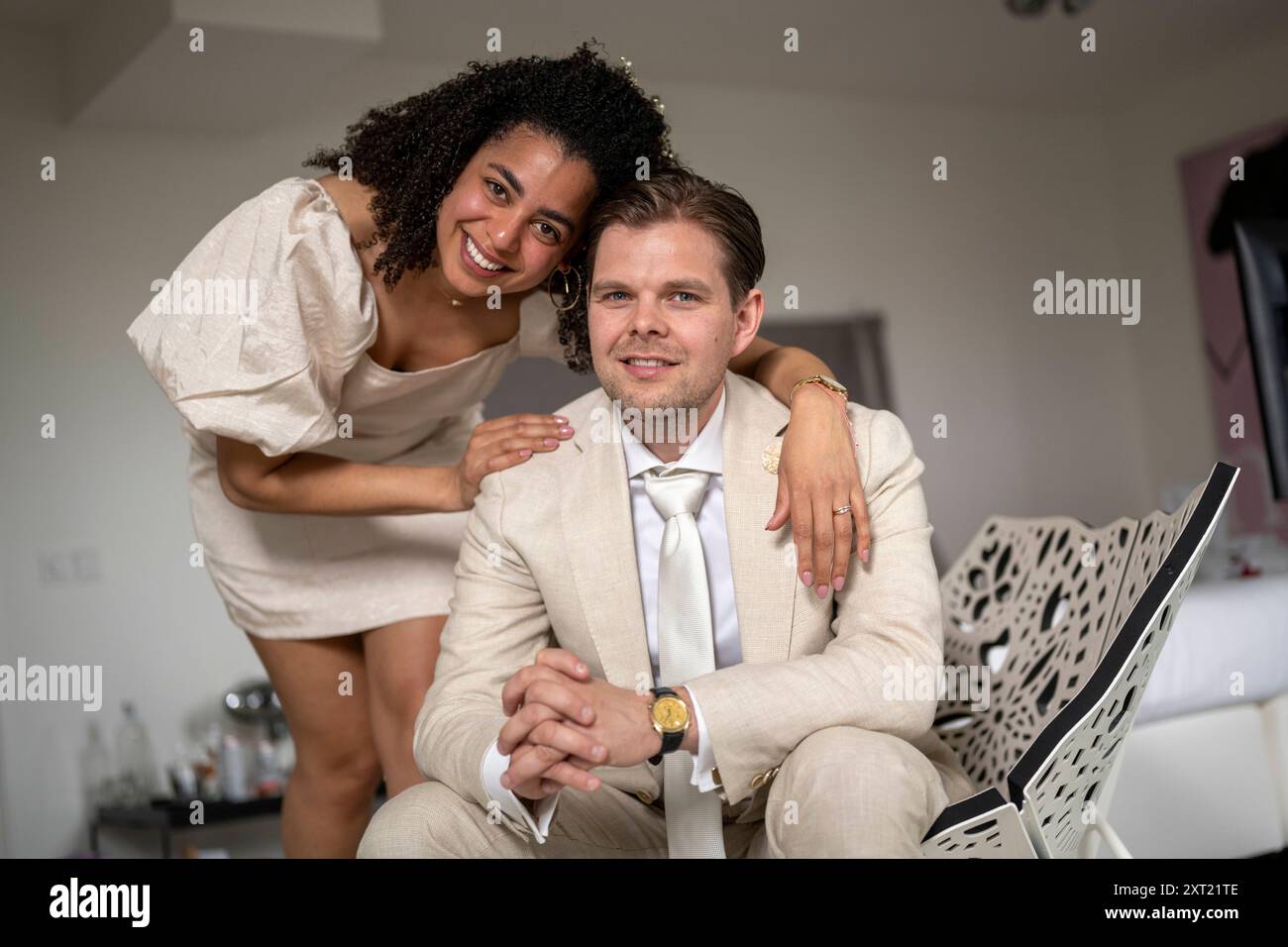 Couple dressed in formal hi-res stock photography and images - Alamy