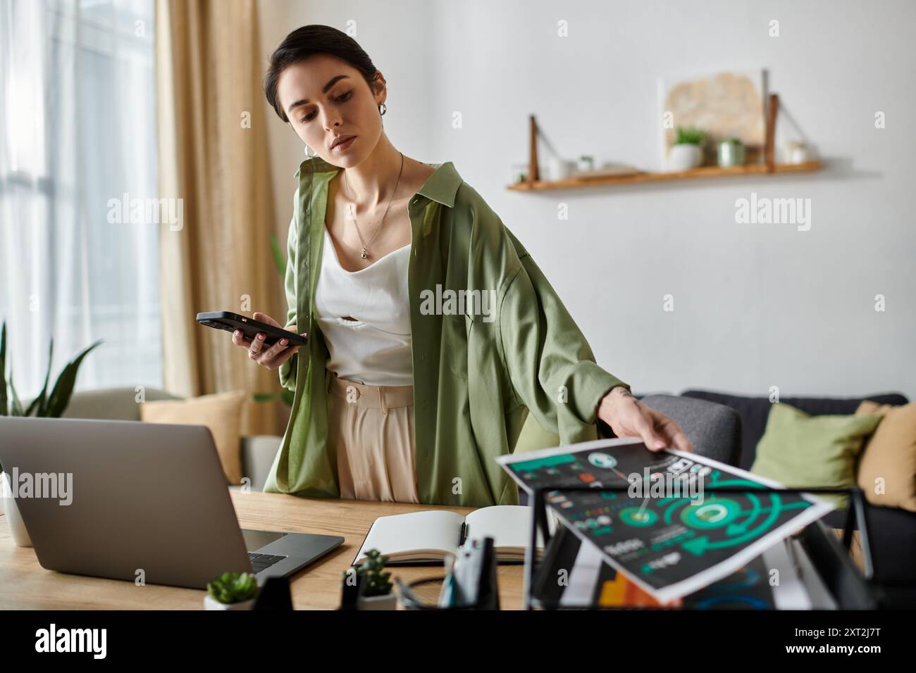 Sorting papers hi-res stock photography and images - Alamy