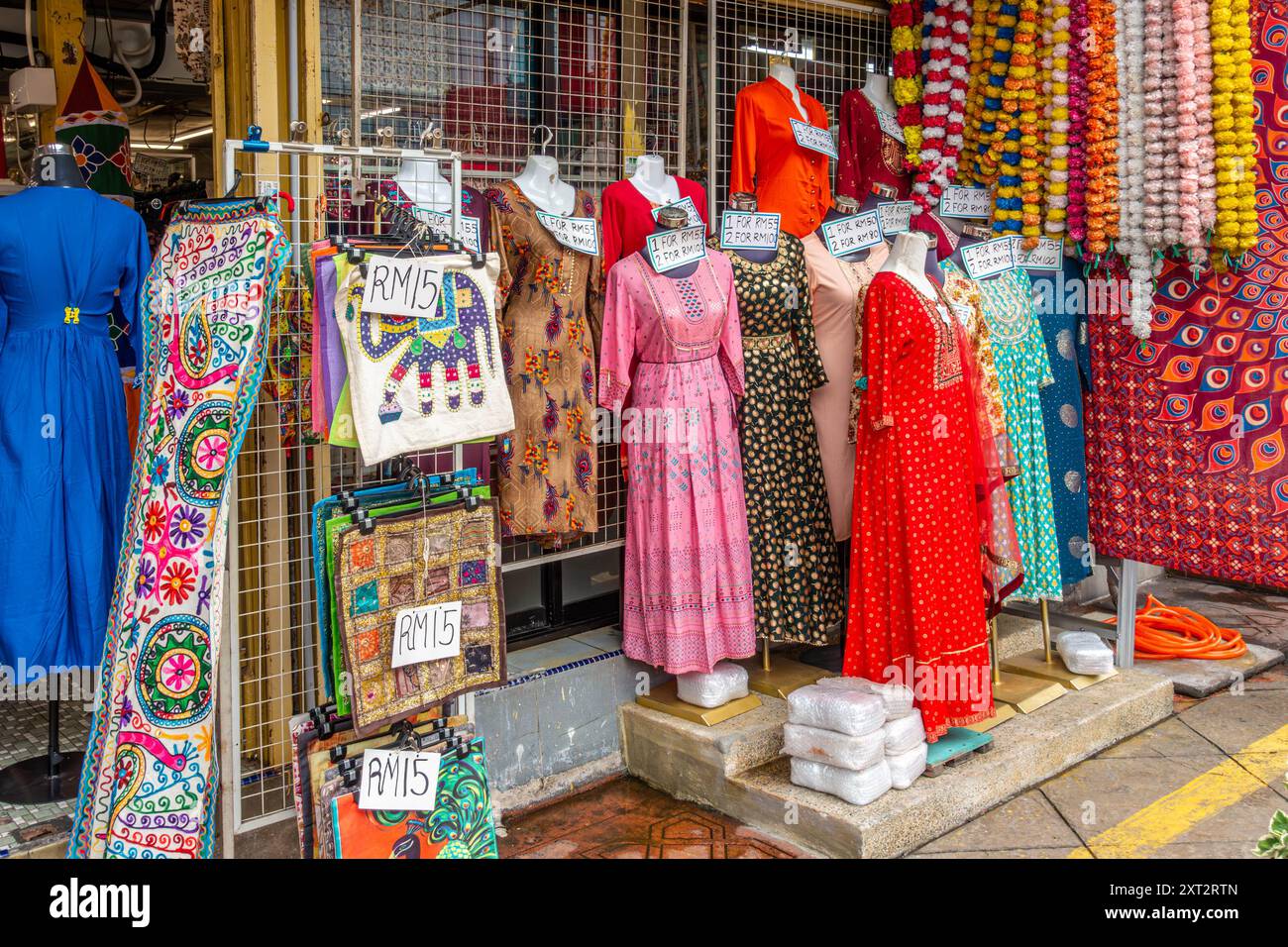 Indian clothing dress store shop hi-res stock photography and images - Alamy Indian clothing dress store shop hi-res stock photography and images - Alamy