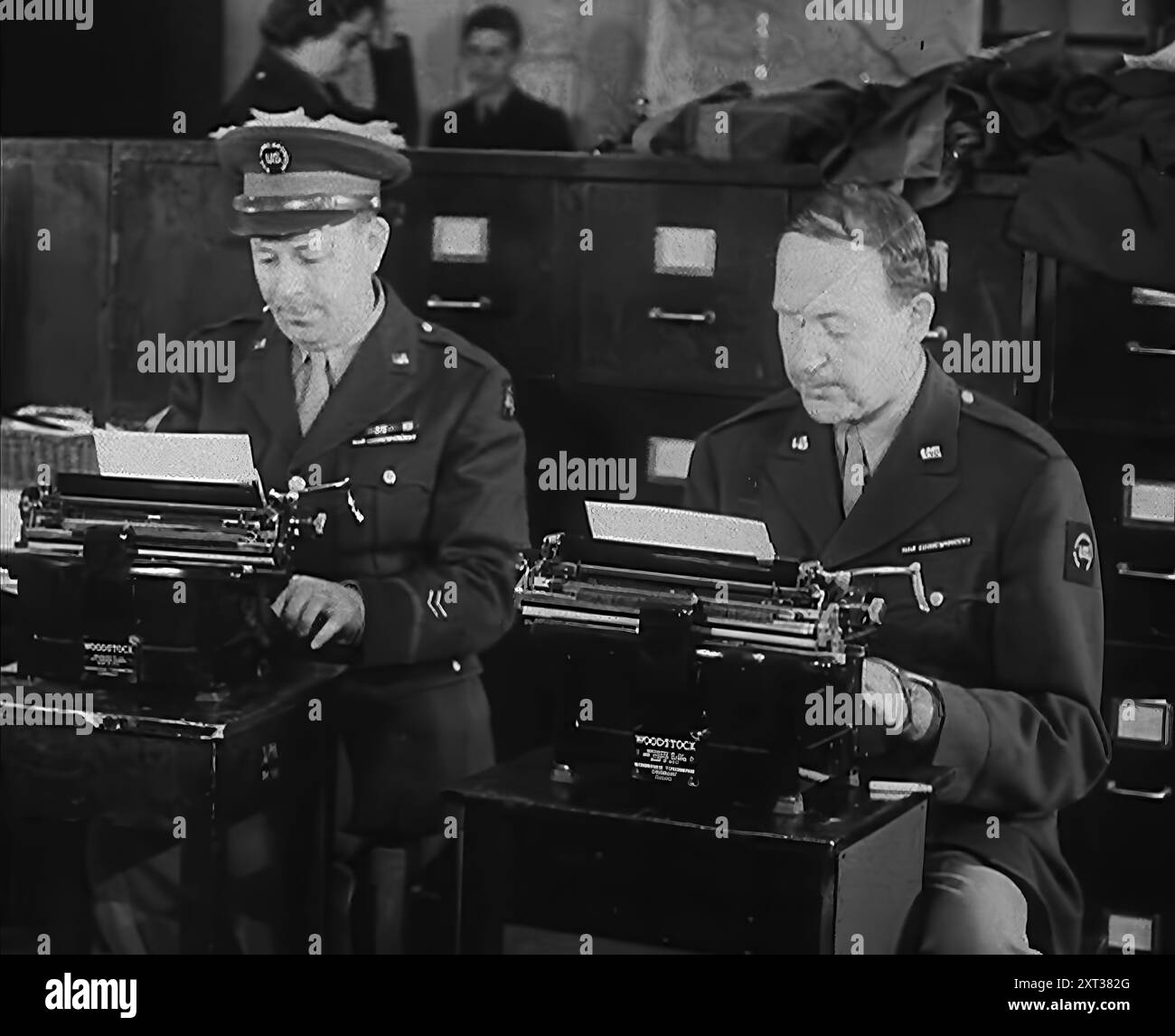 1940s men office desk work hi-res stock photography and images - Alamy