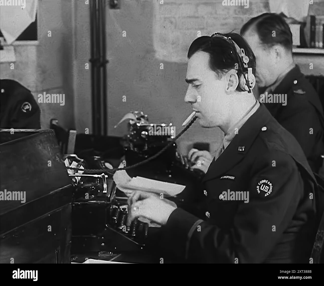 1940s men office desk work hi-res stock photography and images - Alamy