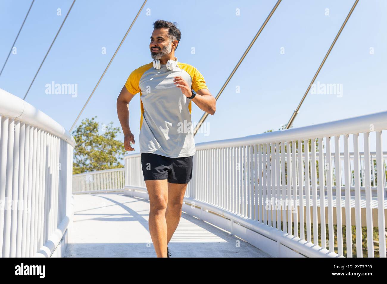Jogging male wearing grey hi-res stock photography and images - Alamy