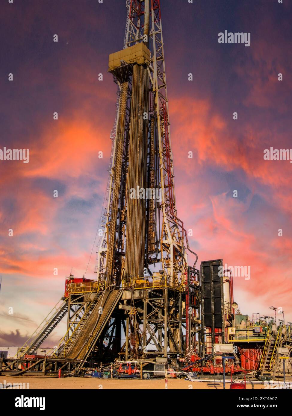 Arabian oil rig industry hi-res stock photography and images - Alamy