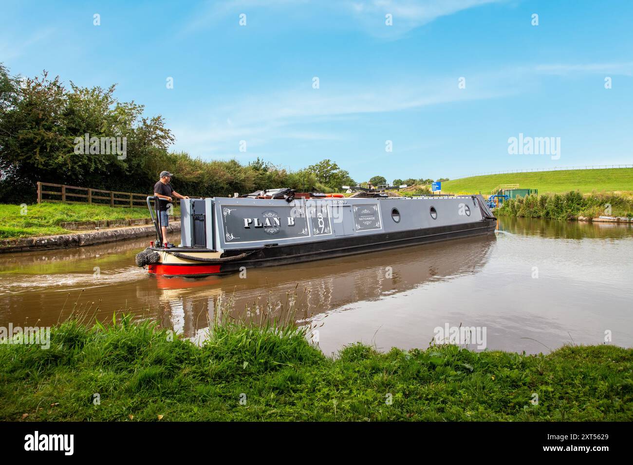 Canal narrowboat about to leave the Shropshire union canal at Hurleston junction near Nantwich Cheshire to join the Llangollen canal Stock Photo