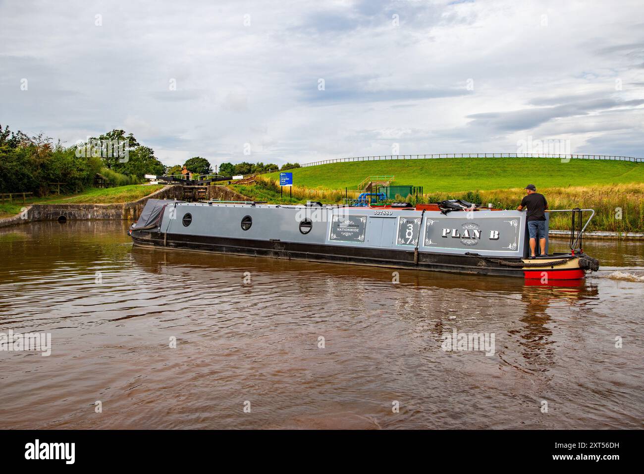 Canal narrowboat about to leave the Shropshire union canal at Hurleston junction near Nantwich Cheshire to join the Llangollen canal Stock Photo