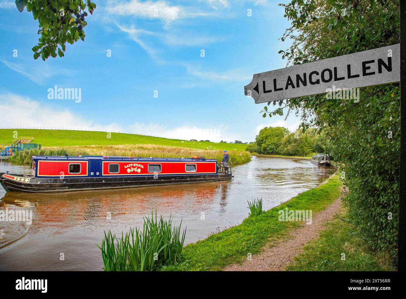 Canal narrowboat about to leave the Shropshire union canal at Hurleston junction near Nantwich Cheshire to join the Llangollen canal Stock Photo