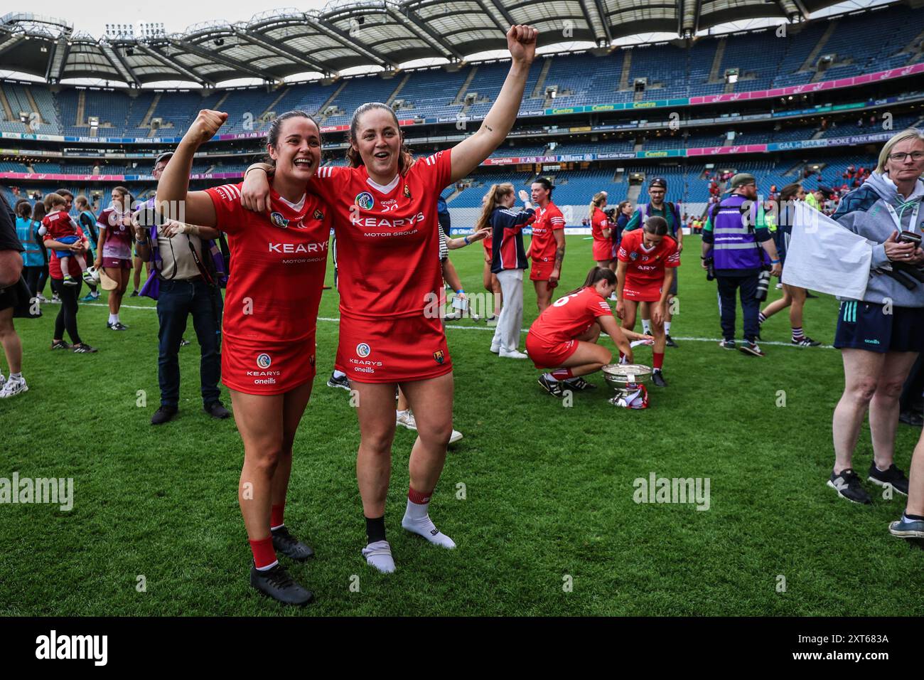 August 11tth, 2024, Cork players celebrate their All Ireland Camogie Final win versus Galway, played at Croke Park, Dublin, Ireland Stock Photo