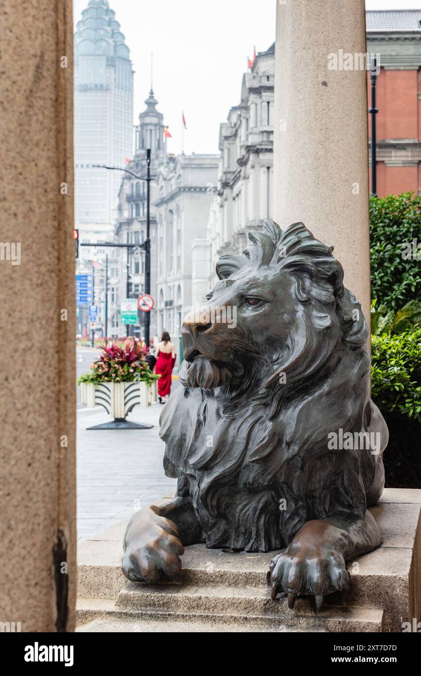 Lion Building Sign Stephen and Stitt - copies of original lion sculptures near former HSBC ...