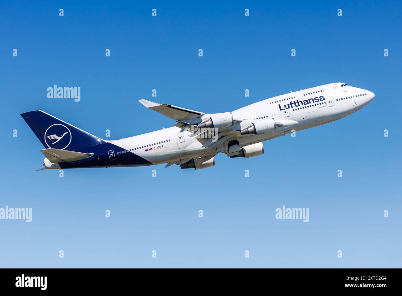 Lufthansa boeing 747 400 frankfurt airport hi-res stock