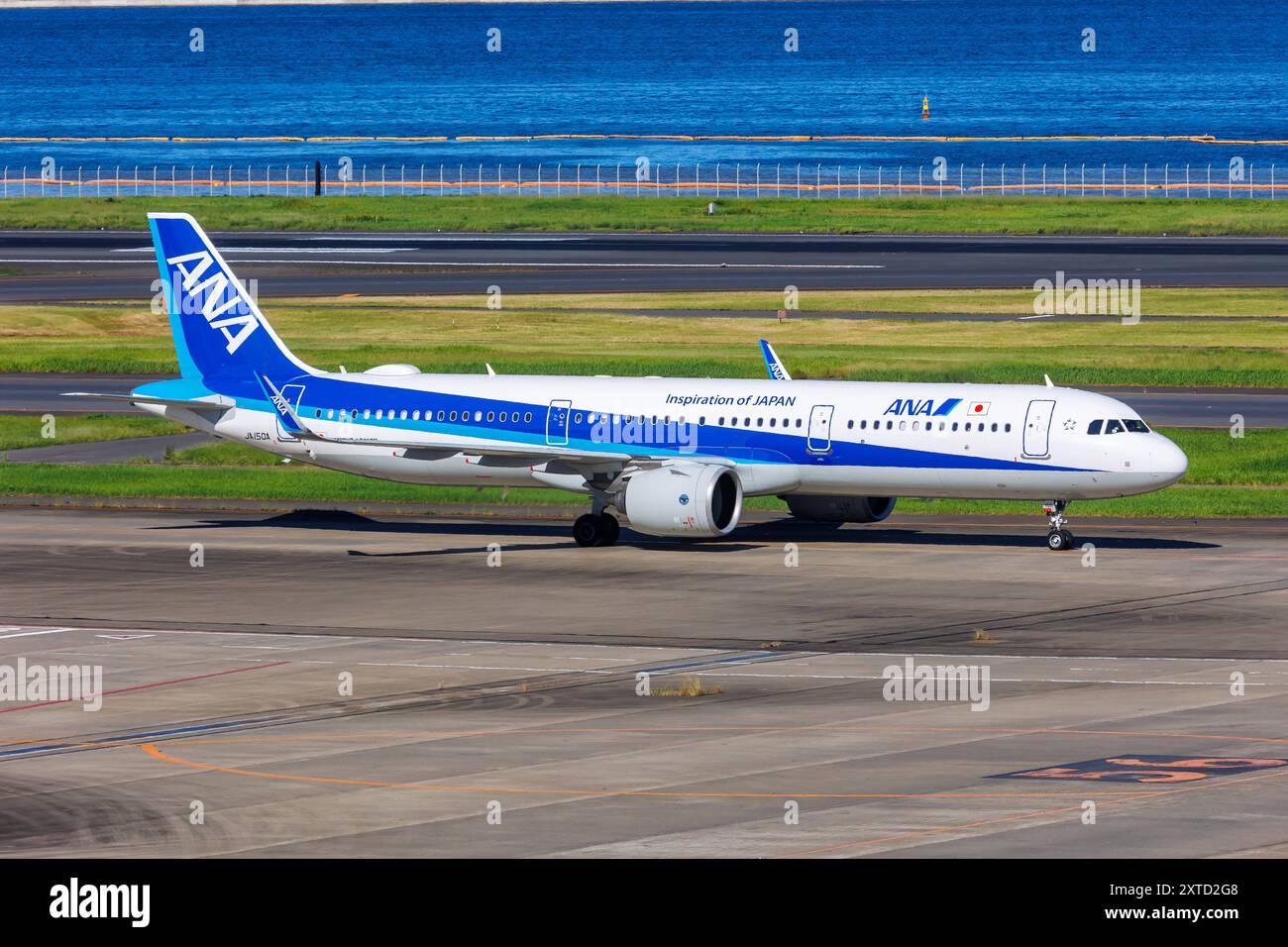 All Nippon Airways (ANA) Airbus A321 NEO taxiing at Tokyo
