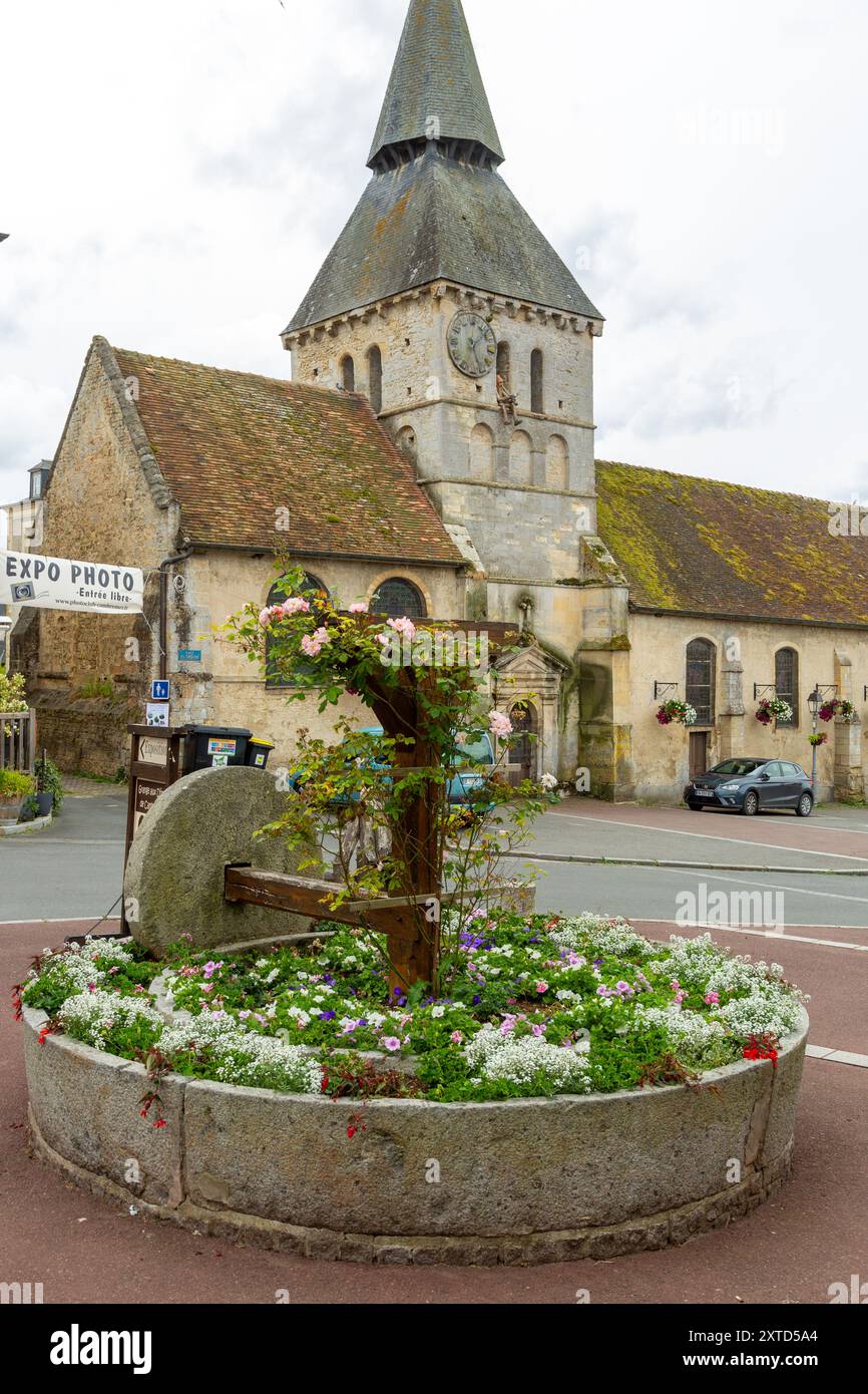 Église Saint-Denis, Cambremer Saint-Denis church in Cambremer (Calvados) Stock Photo