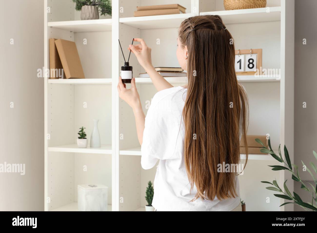 Female hands aroma diffuser hi-res stock photography and images - Alamy