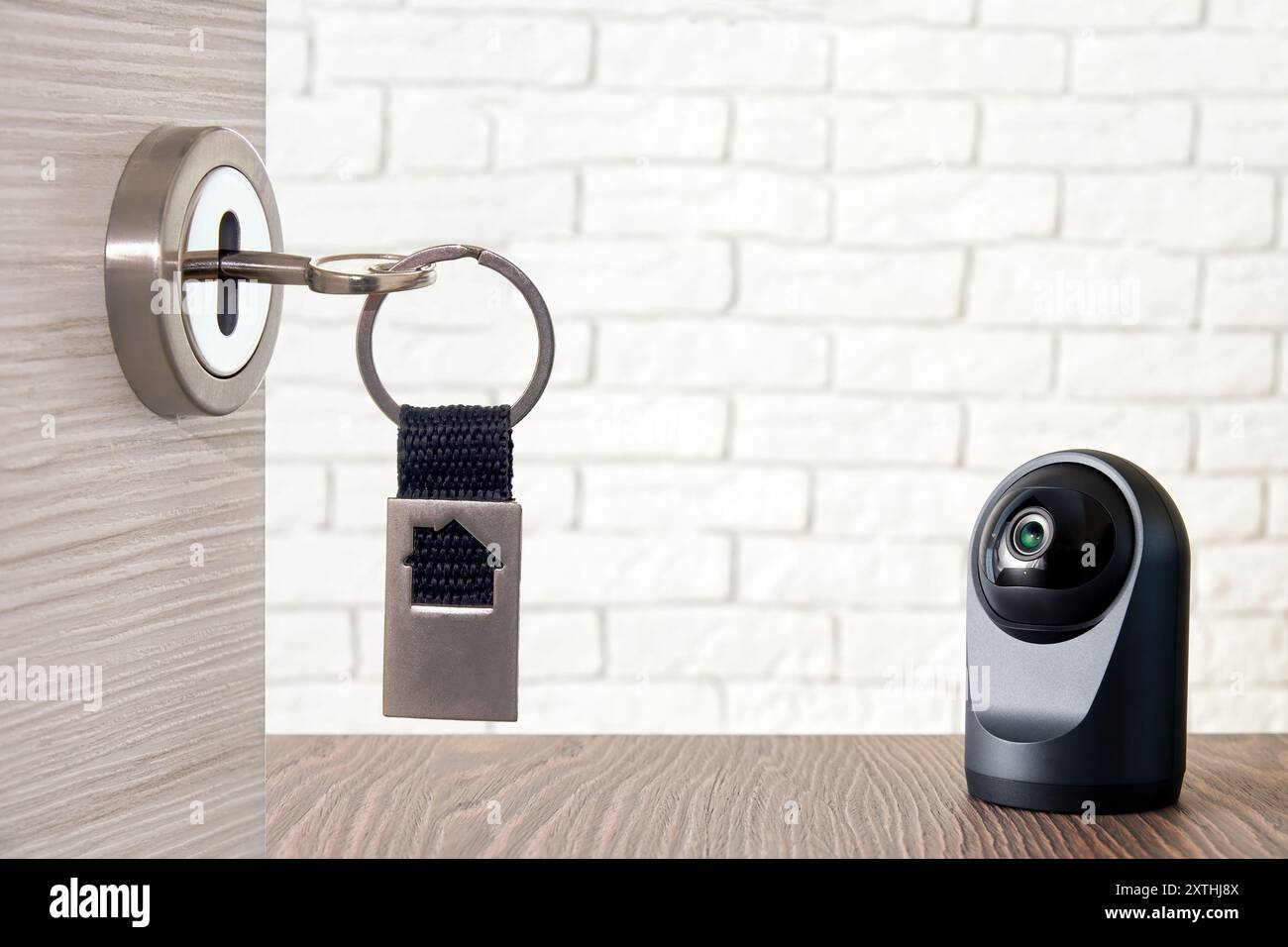Surveillance camera inside home hi-res stock photography and images - Alamy