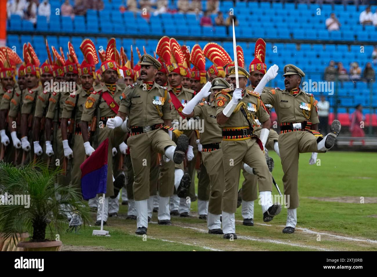Border Security Force (B.S.F) soldiers march during India's ...
