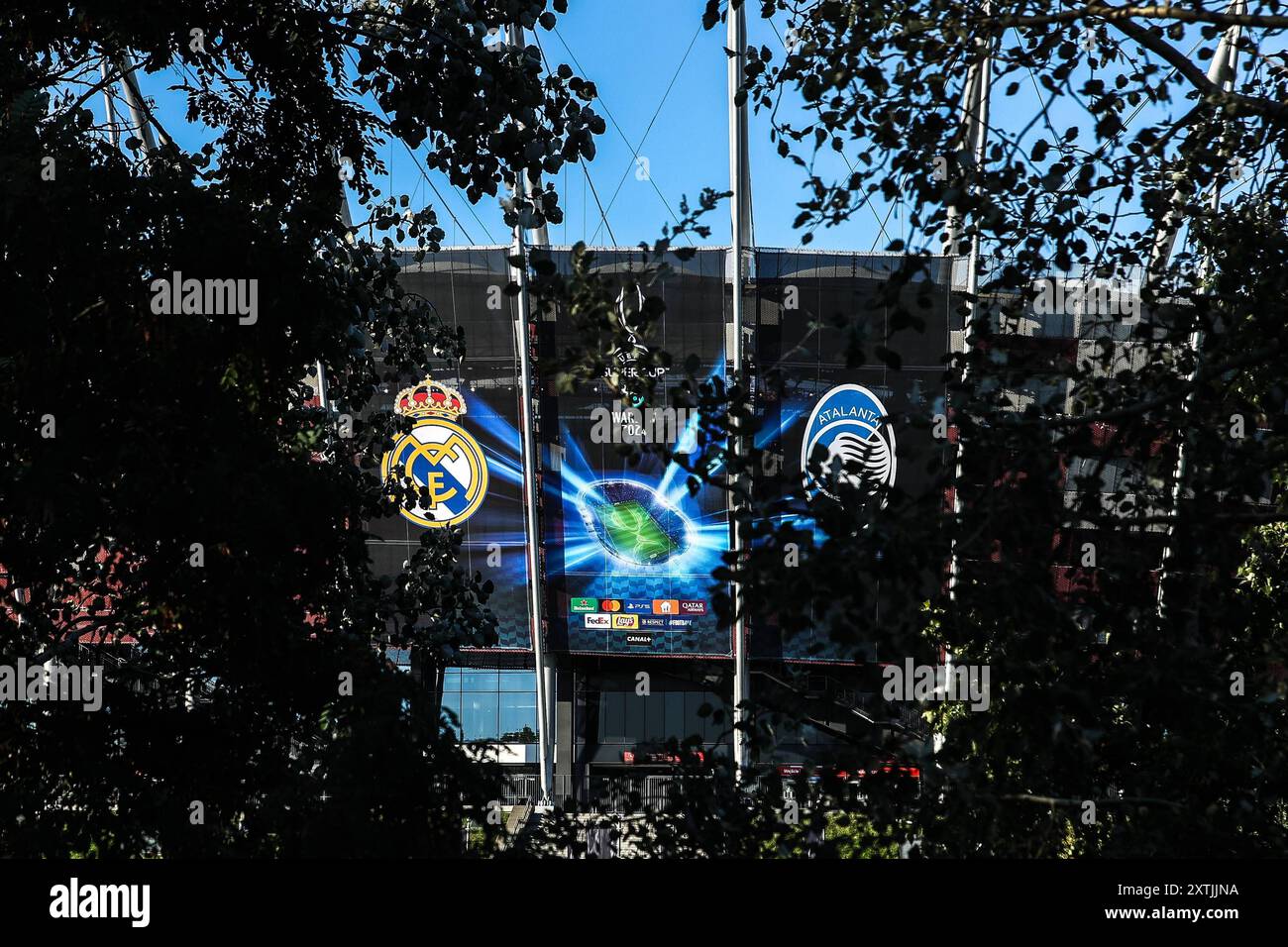 2024.08.14 Warszawa Warsaw PGE Stadion Narodowy National Stadium Pilka nozna Superpuchar Europy UEFA Sezon 2024 Real Madryt - Atalanta Bergamo N/z kibice i stadion przed meczem stadium and fans before match Foto Szymon Gorski/PressFocus 2024.08.14 Warszawa Warsaw PGE Stadion Narodowy National Stadium Football UEFA Super Cup Final 2024 Real Madryt - Atalanta Bergamo kibice i stadion przed meczem stadium and fans before match Credit: Szymon Gorski/PressFocus /NEWSPIX.PL --- Newspix.pl POLAND OUT !!! Newspix/PRESSINPHOTO Credit: PRESSINPHOTO SPORTS AGENCY/Alamy Live News Stock Photo