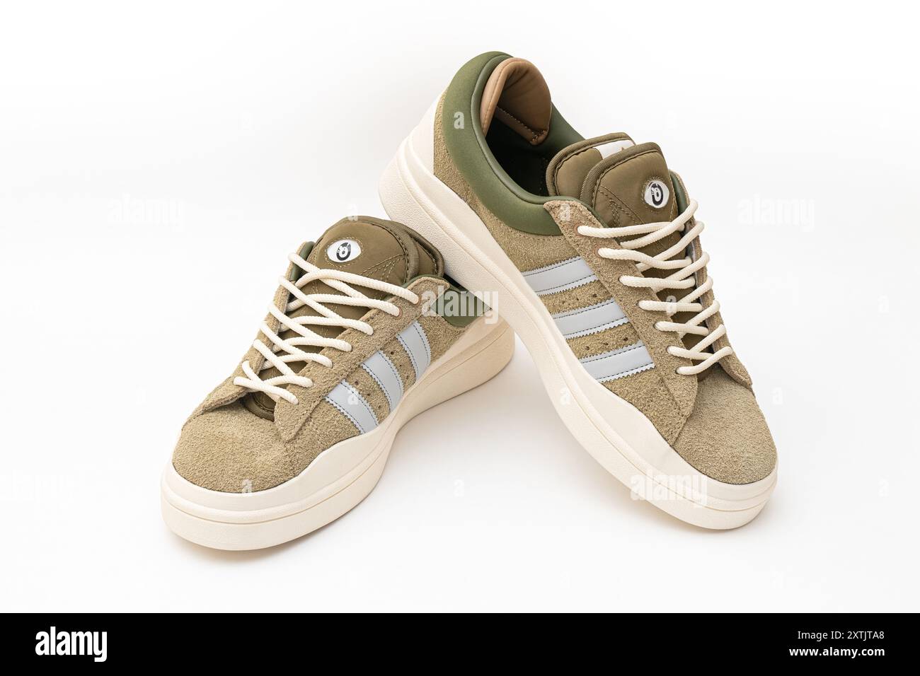 adidas gazelle silver green womens Adidas Campus Bad Bunny Wild Moss main image 1