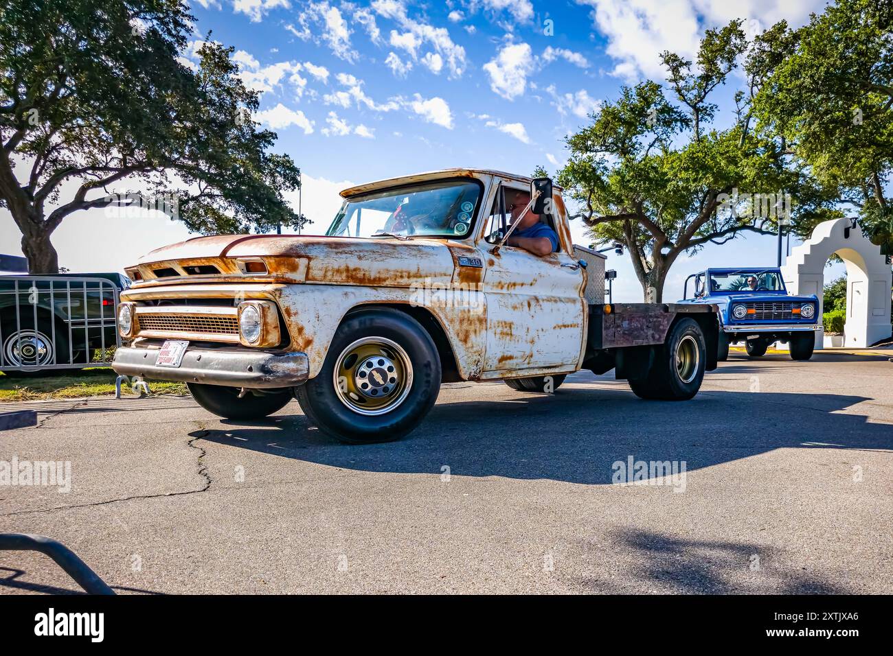 1999-2010 Ford F250 F350 Short Dually Bed - BC3Z9928508C - Hillbilly Auto  Supply, image size:1300x956