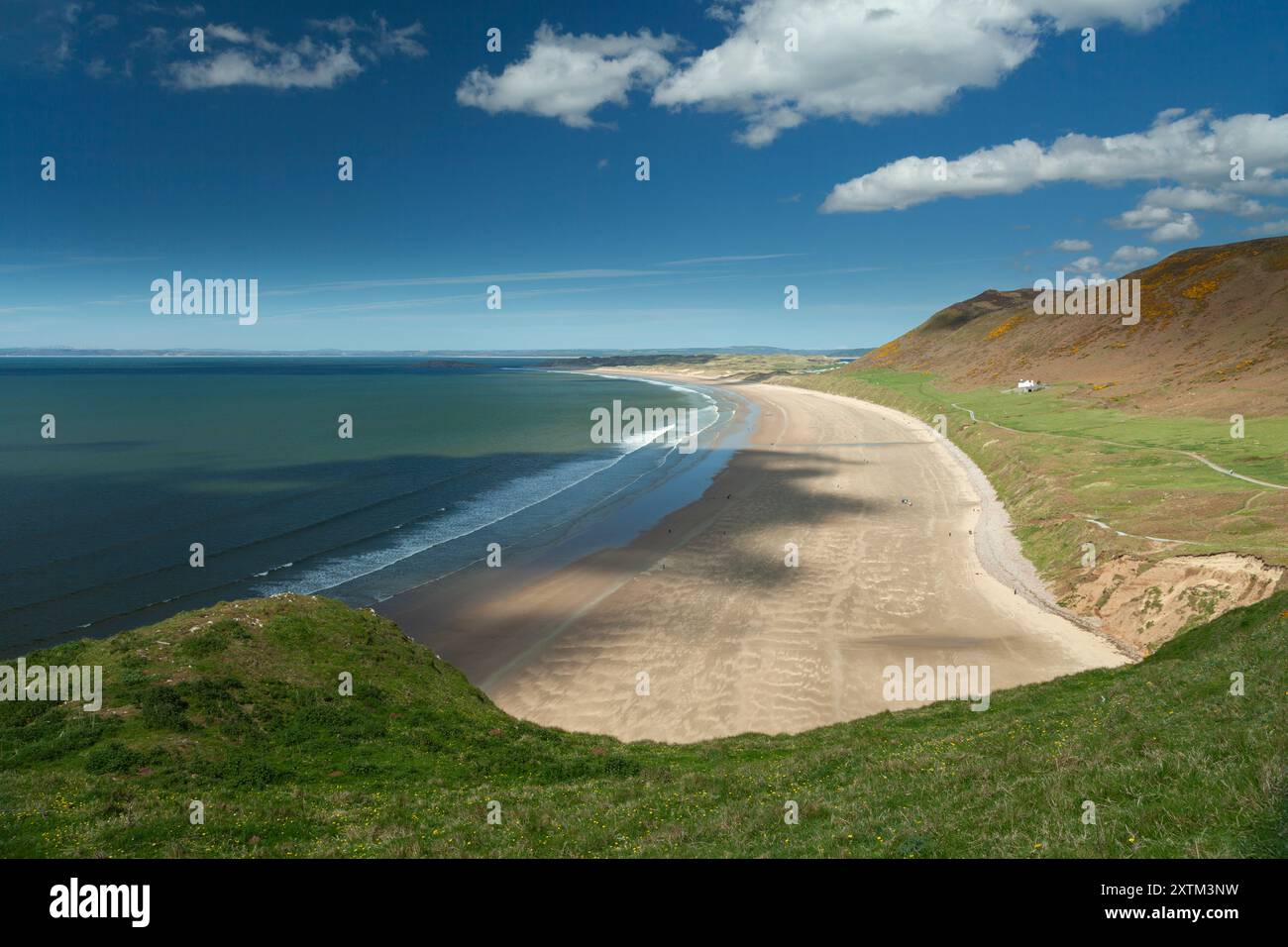 rhossili-beach-on-the-gower-peninsula-in-wales-in-the-uk-stock-photo