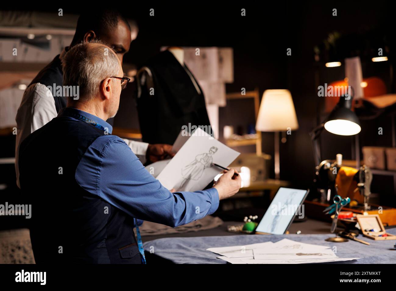 African apprentice master in hi-res stock photography and images - Alamy