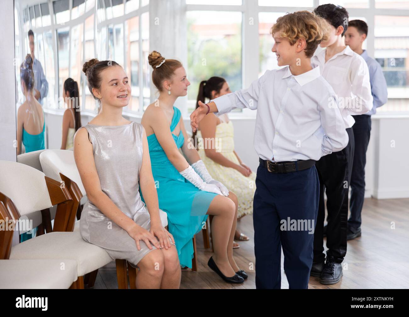 Formal attire teenager hi res stock photography and images Alamy