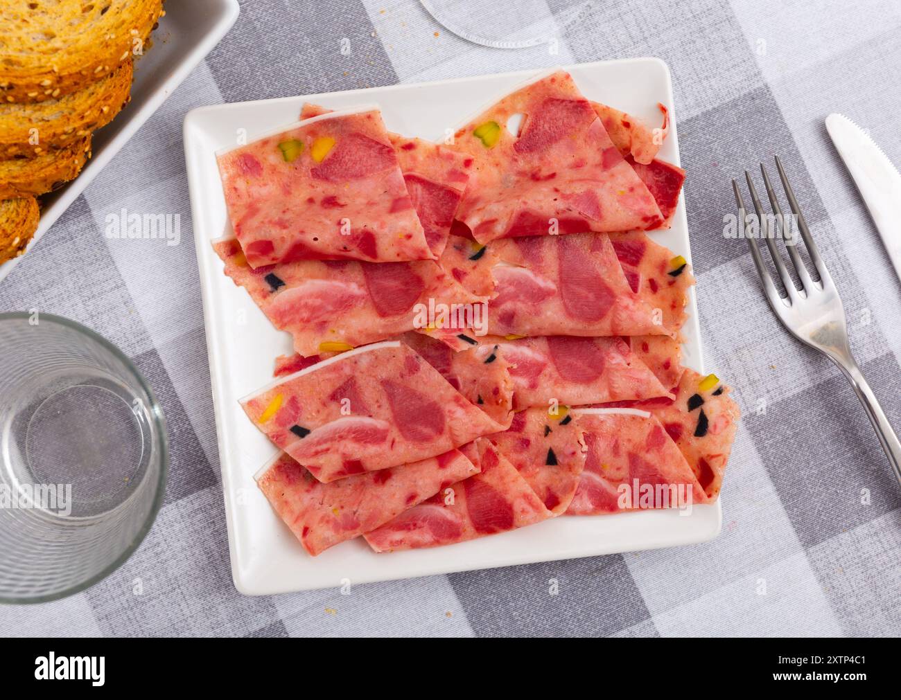 Cabeza meat from roasted beef head Stock Photo - Alamy