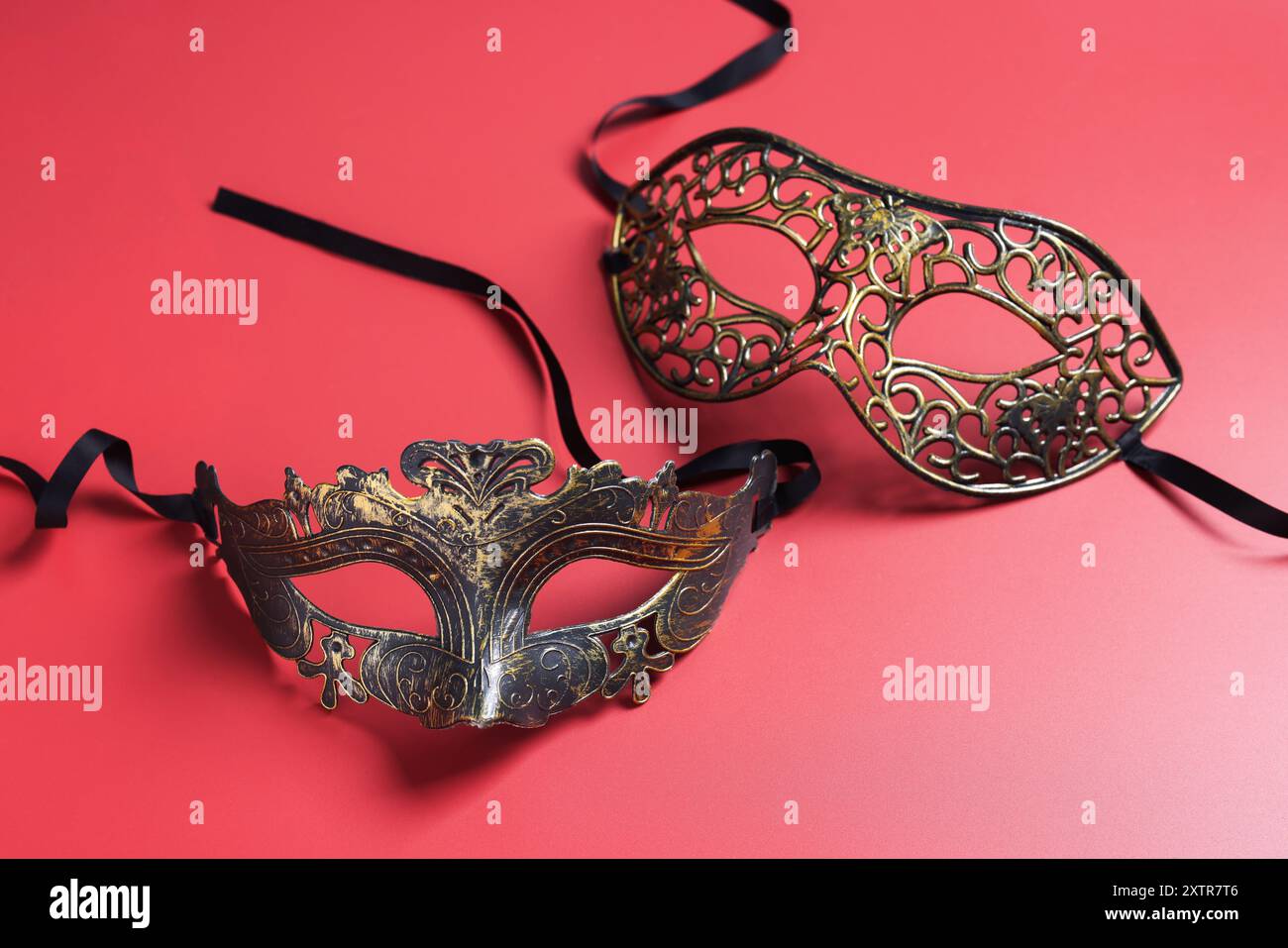 Two beautiful venetian masks hi-res stock photography and images - Alamy