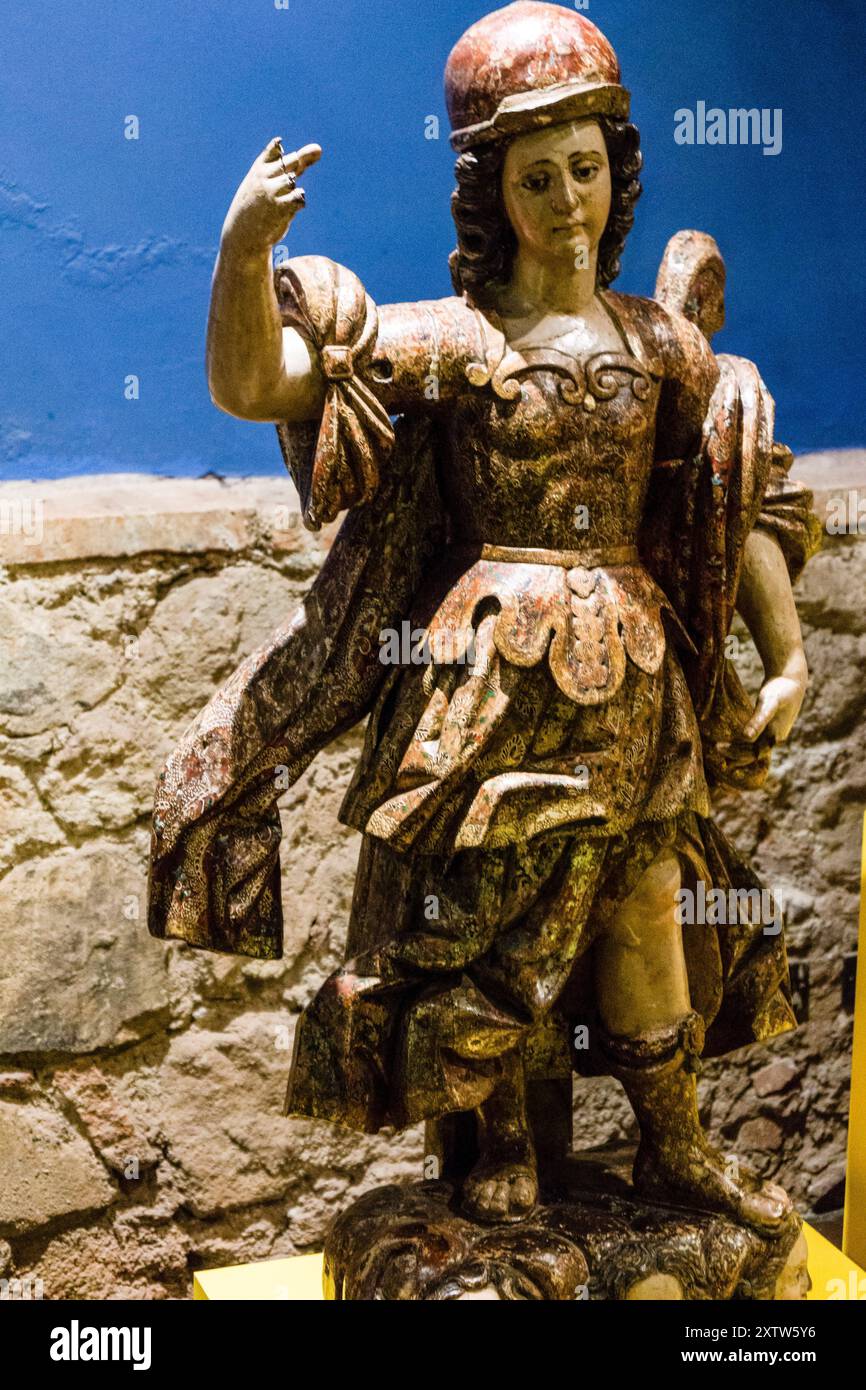 威厳を感じさせる松の深彫り彫刻欄間 EZ1826 在庫1枚 – 古福庵