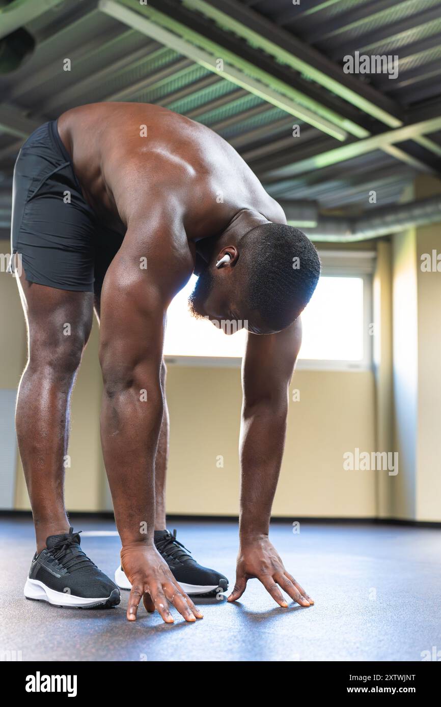Exercise black man stretching hi-res stock photography and images - Alamy