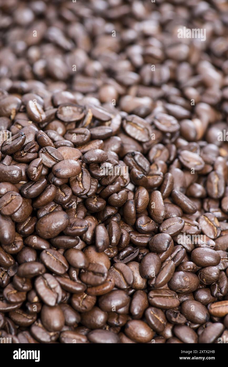 Coffee Beans background image (detailed close-up shot Stock Photo - Alamy