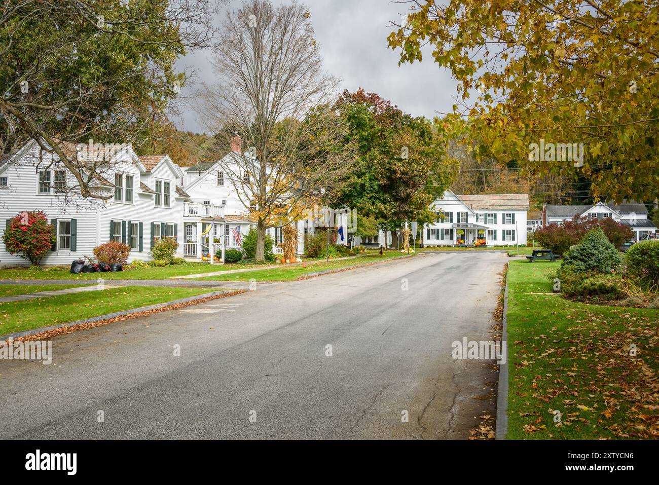 traditional-american-houses-hi-res-stock-photography-and-images-alamy