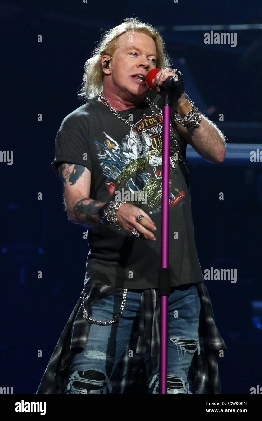 Axl rose hi-res stock photography and images - Alamy