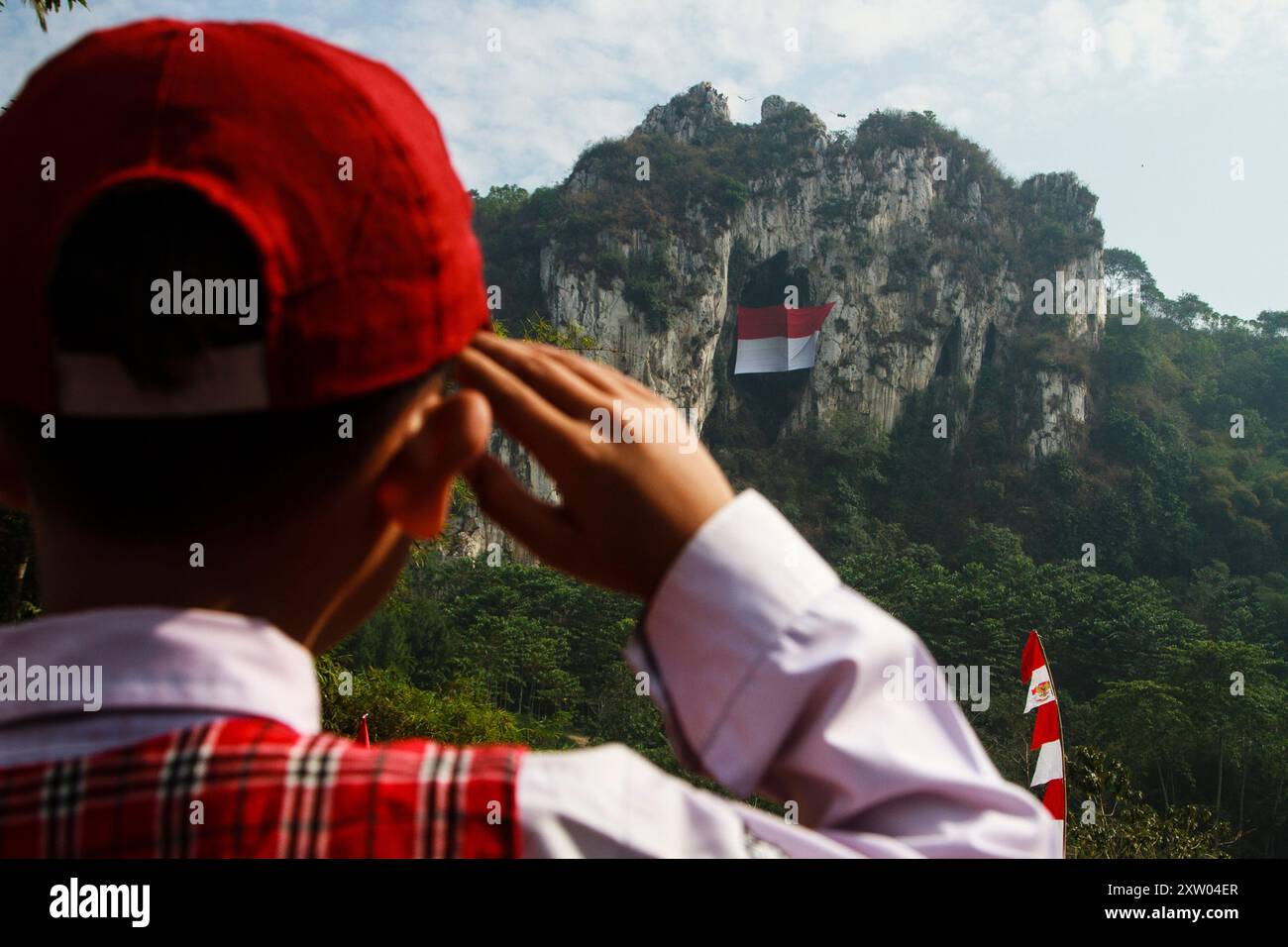 Padalarang, West Java, Indonesia. 17th Aug, 2024. Residents and ...