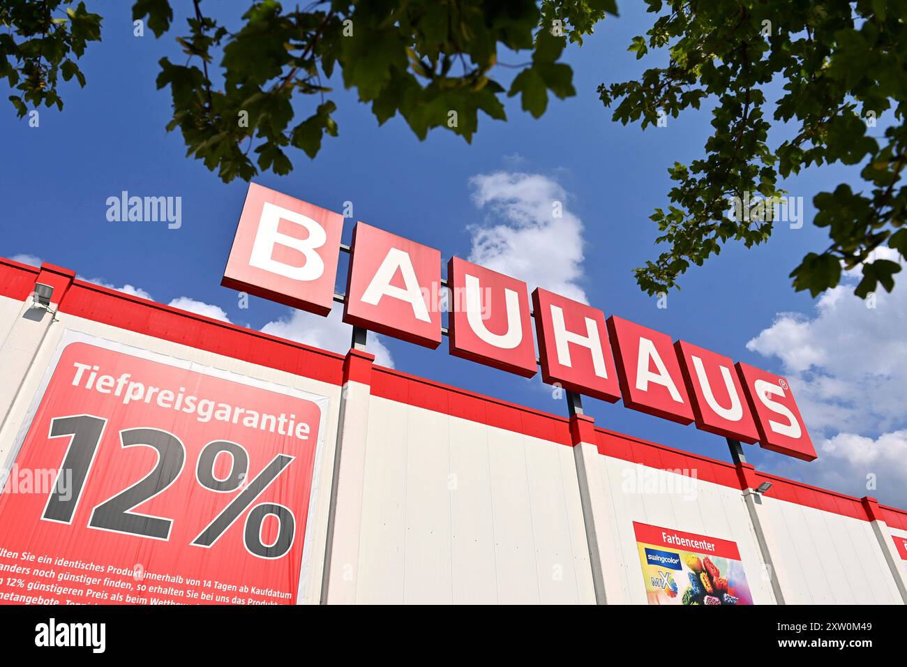 Augsburg, Deutschland. 16th Aug, 2024. DIY store chain BAUHAUS, DIY