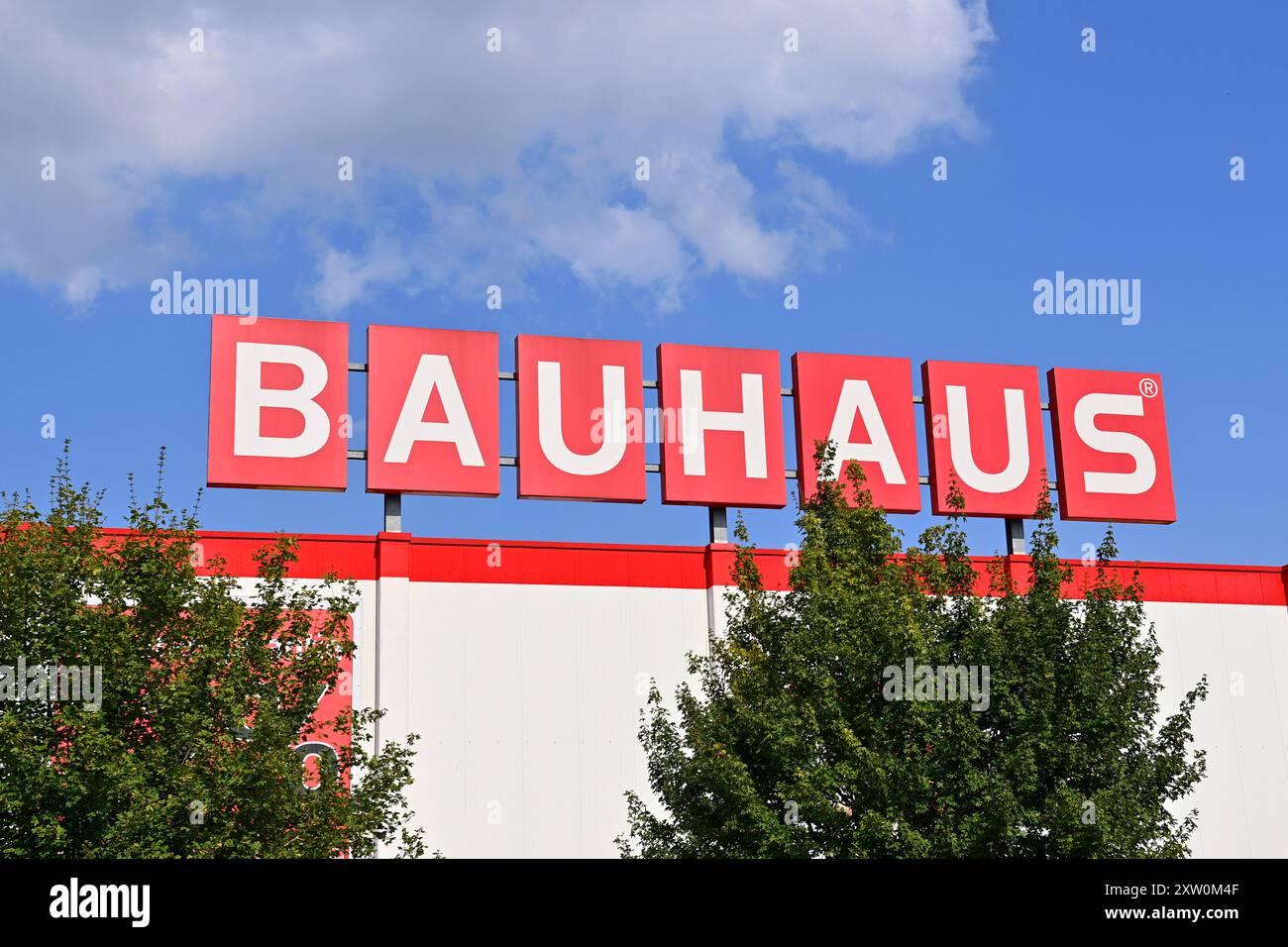 Augsburg, Deutschland. 16th Aug, 2024. DIY store chain BAUHAUS, DIY