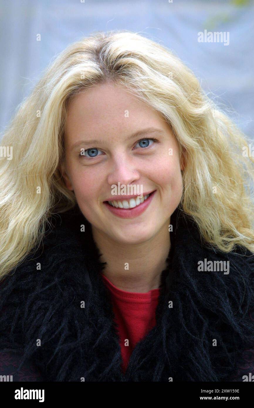 Xizmatkor egalariga jinsiy aloqa qilish uchun qoshildi Chiroyli yalangoch ayolning külotlarini yechish videosi