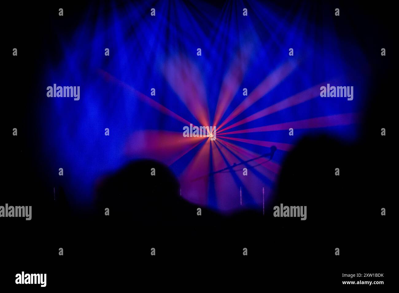 Stage lighting at a live concert Stock Photo - Alamy