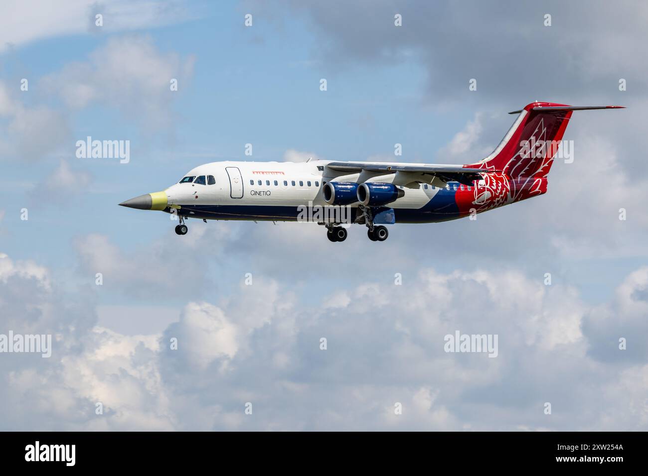 Fast jet radome hi-res stock photography and images - Alamy