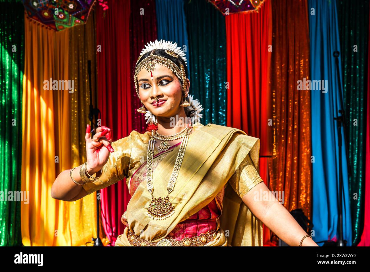 camden Town, London 17 August 2024 A celebration of Asian Culture marking the end of South Asian Heritage month.saw Nutkhuts Puppets, Dhol Drummers, Stilt Walking Maharajas and many famiily activities in a festival of colors, music and wonderful food.Paul Quezada-Neiman/Alamy Live News Credit: Paul Quezada-Neiman/Alamy Live News Stock Photo