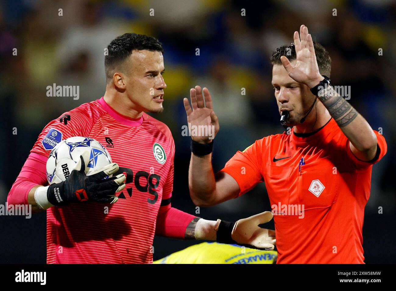 WAALWIJK - (L-R) FC Groningen goalkeeper Etienne Vaessen, referee Robin  Hensgens during the Dutch Eredivisie match between