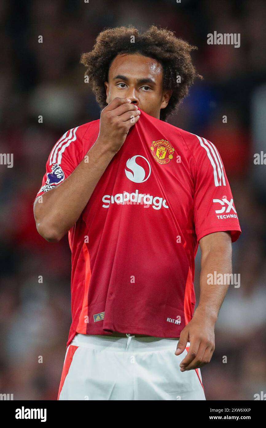 Manchester United forward Joshua Zirkzee (11) scores a GOAL 1-0