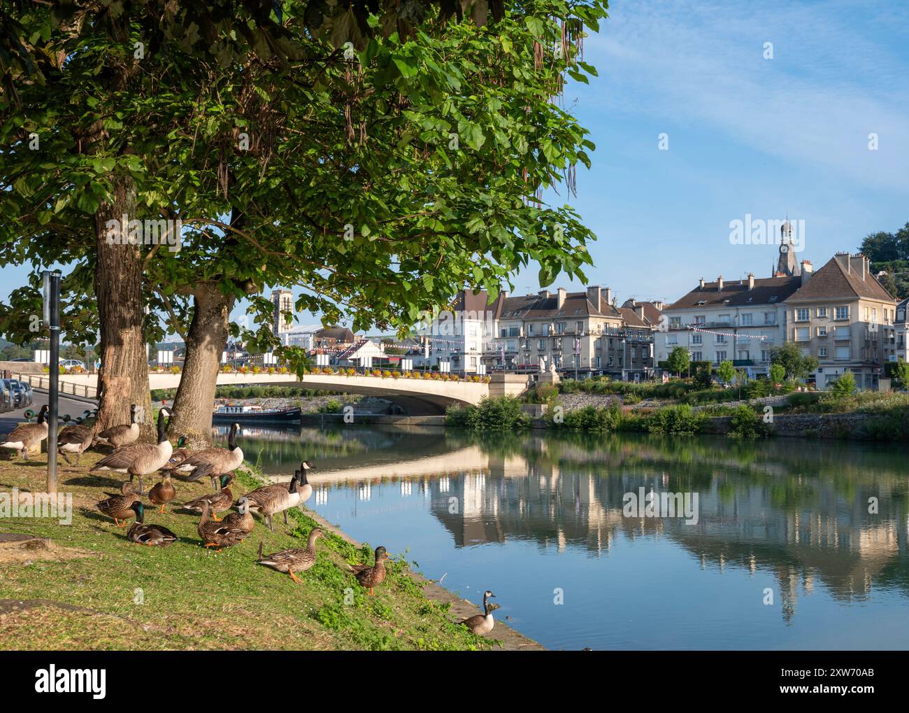Chateau thierry river hi-res stock photography and images - Alamy