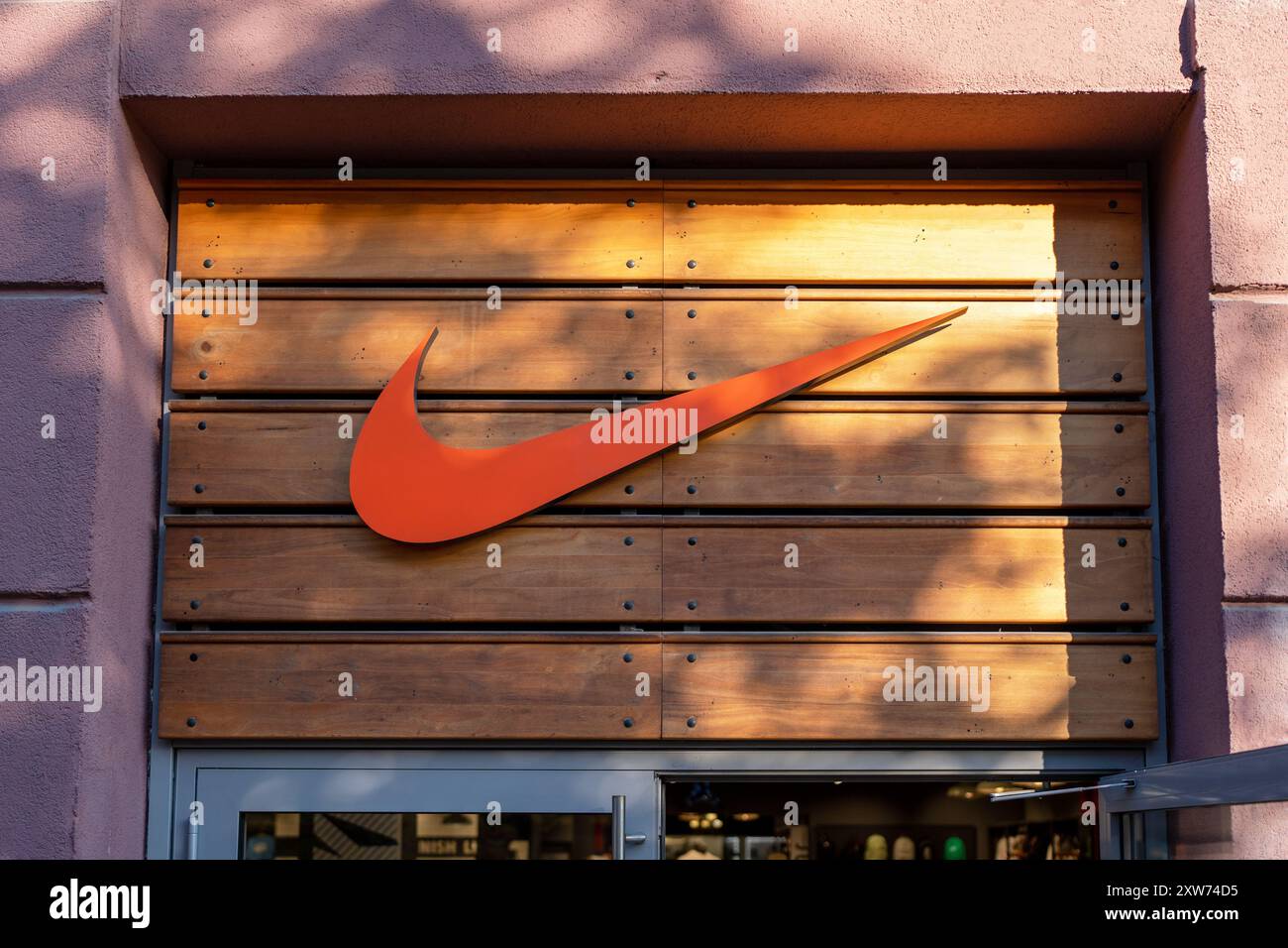 Nike store front logo hi res stock photography and images Alamy