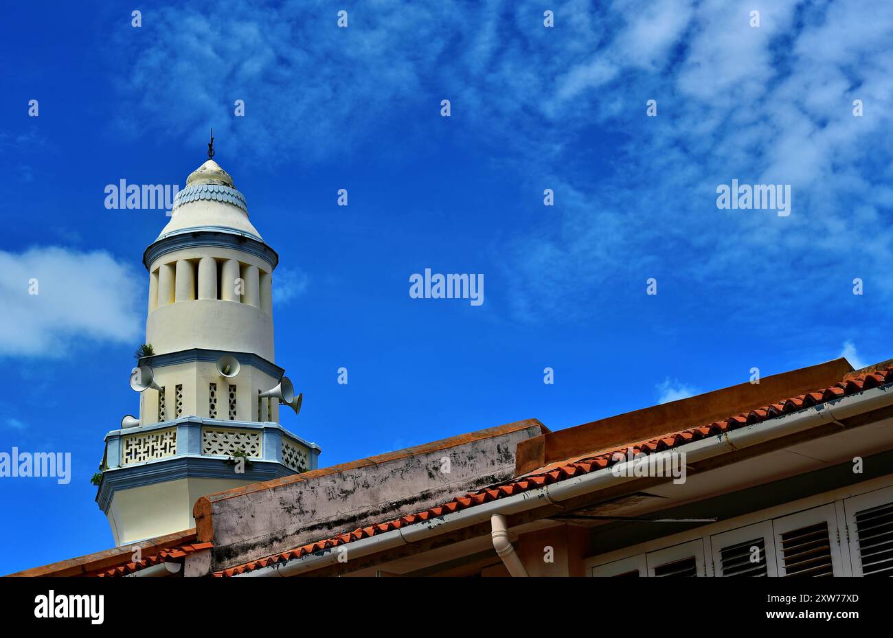 Minaret of the old Lebuh Aceh Mosque (Acheen St Mosque), George Town ...