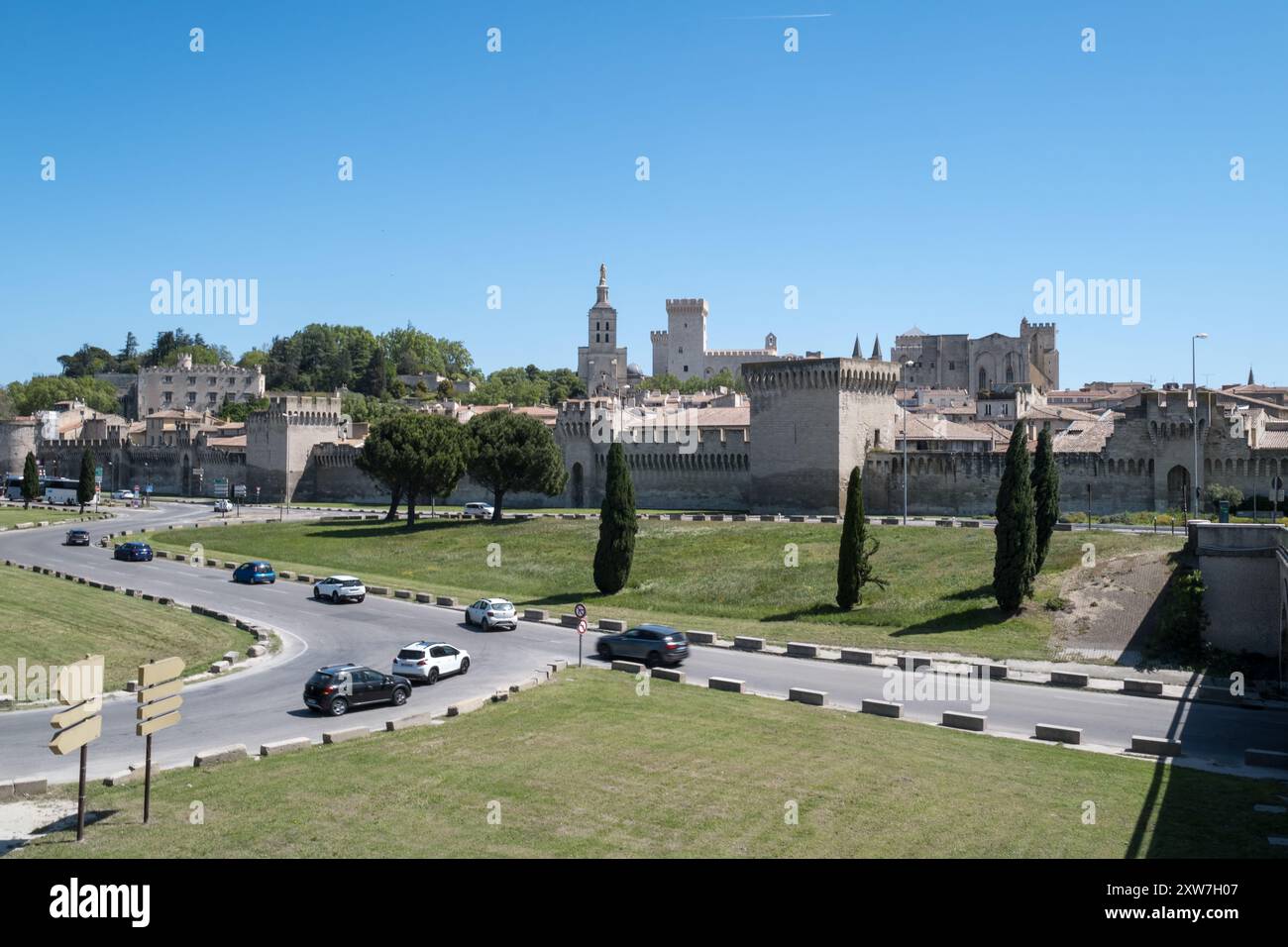 Intersection old stone road hi-res stock photography and images - Alamy