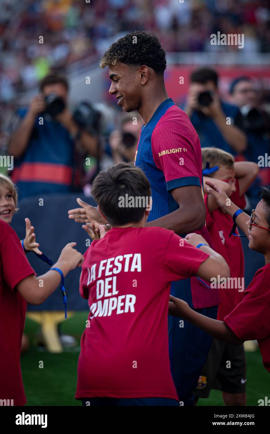 Lamine yamal fc barcelona hi-res stock photography and images - Alamy