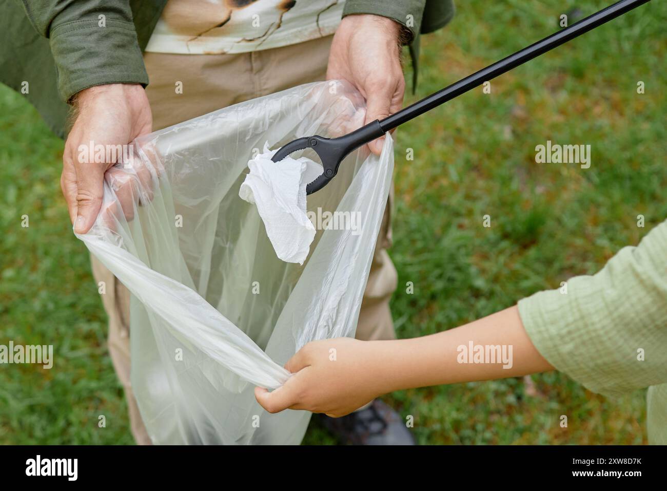 Environmental clean up activity group hi-res stock photography and ...