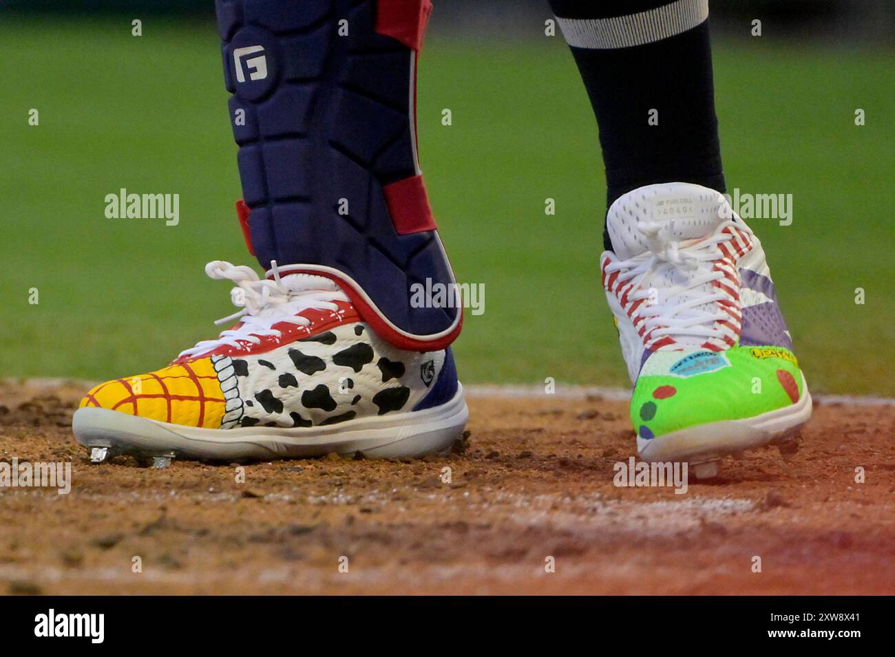 custom painted baseball cleats